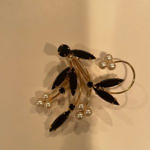 Vintage black stone and pear brooch